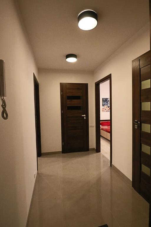 Mona Przy Stacji Metra Apartamento Varsovia